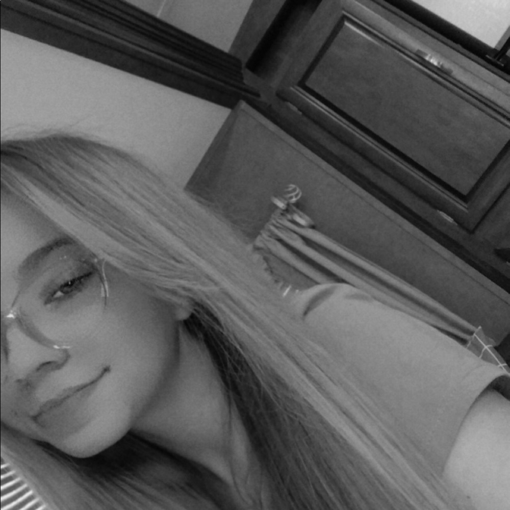Meet your Posher, Leah